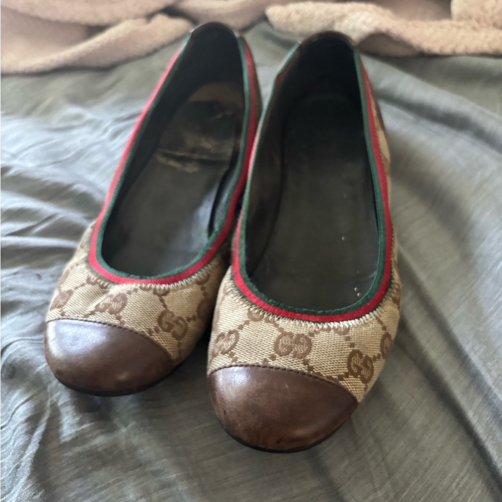 Gucci slippers sz 37.5